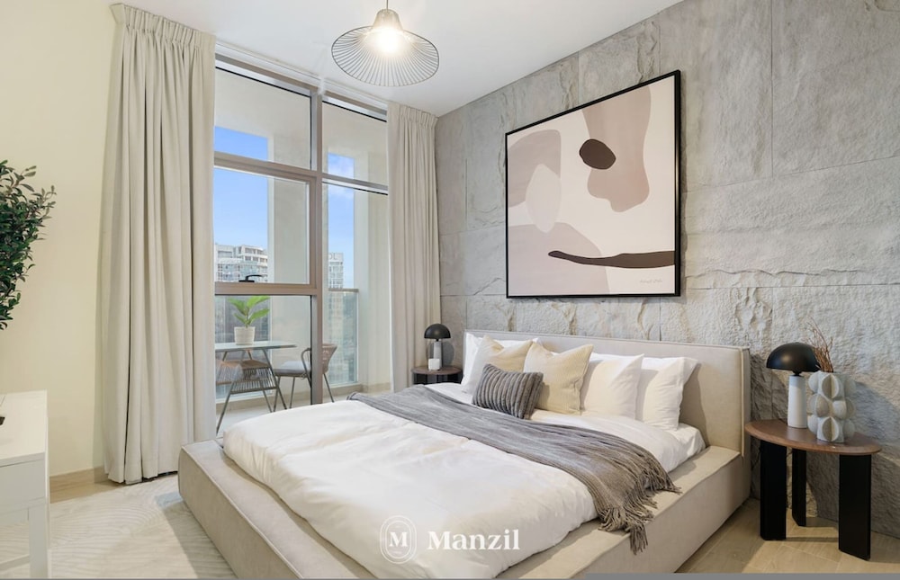 Stylish 2BR With Canal Burj View Near Dubai Mall