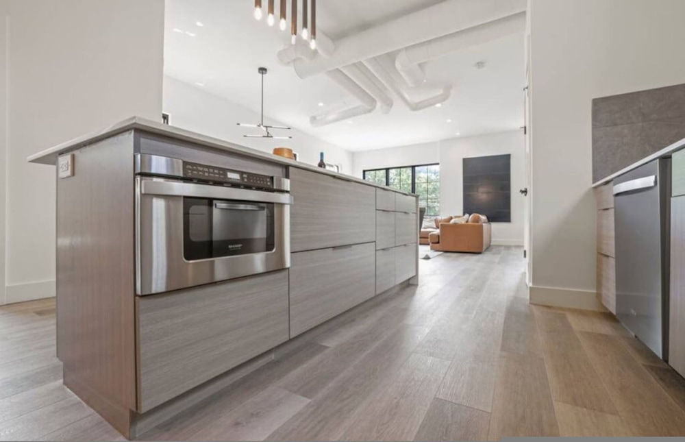 Work Of Art -3 Bedroom Elegant Townhome-columbus