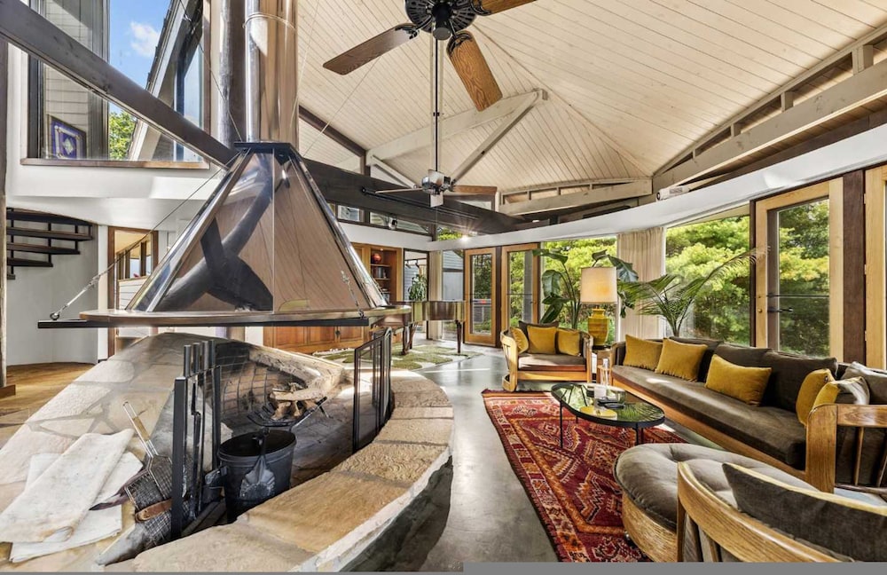 Belltop Architectural Wonder on Private Mountain