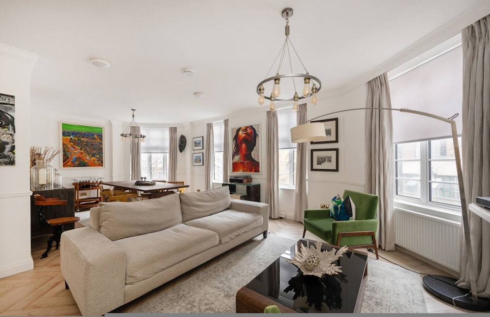 Luxury 3-bed Marylebone Home Security Elevator