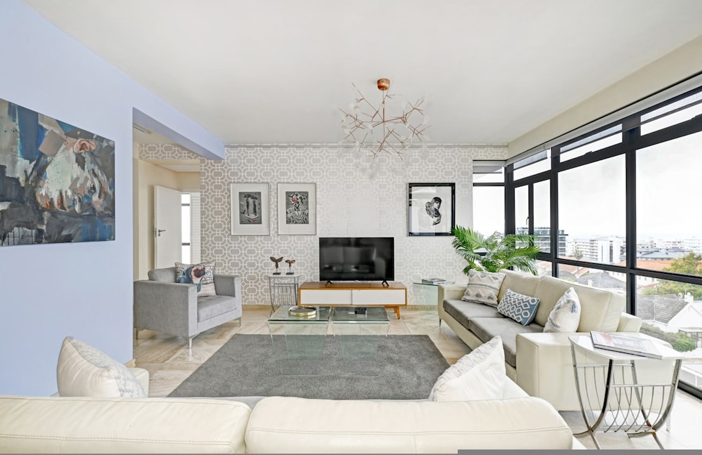 2 Bed Bantry Bay City and Sea View 100m to Beach