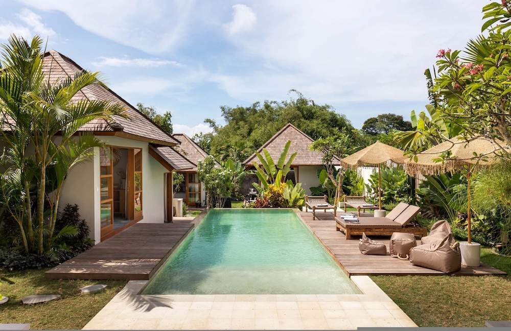 Villa Chempaka by Alfred in Bali - New Luxe Tropical 4BR Dream Villa in Canggu