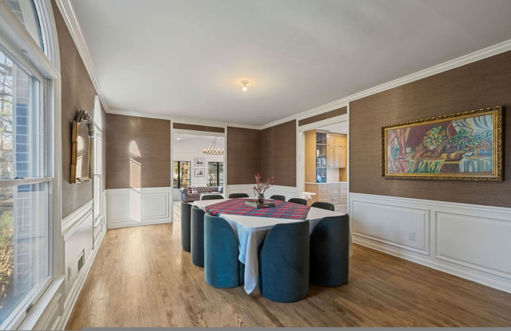 Peaceful Mini Mansion Sleeps 18