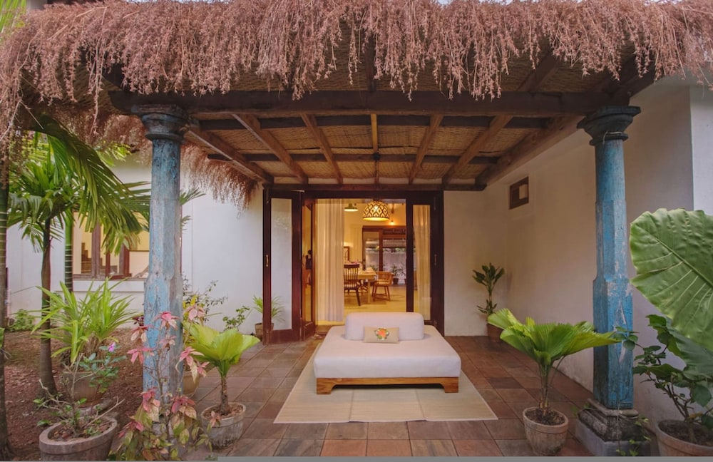 Salt by Hireavilla - 4BR w Heated Pool in Siolim