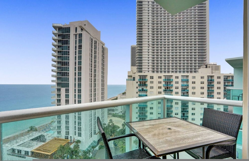 Beach Penthouse Ocean Paradise