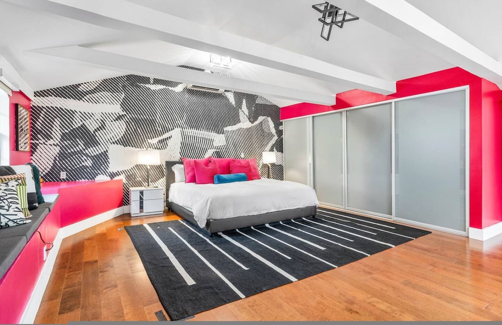 Chic Retreat Heated Pool Floats Close to Beach