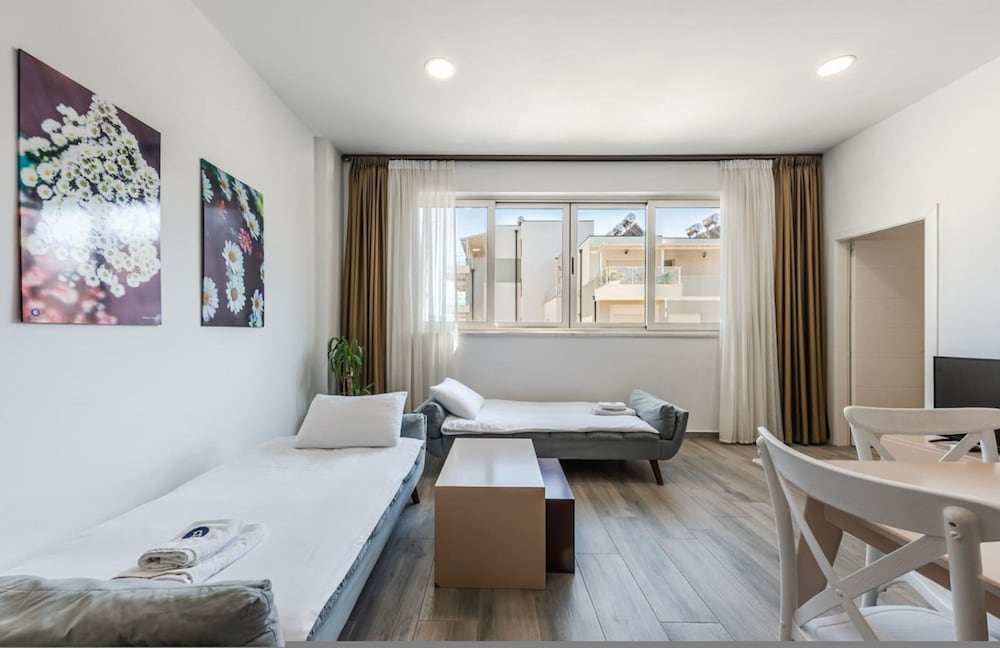 Seaside Apartment With Resort Access - Margarita