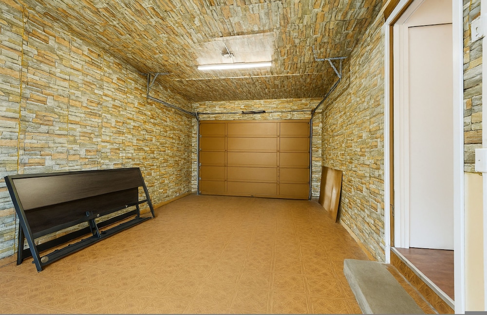 Bright 2BR Lynnwood Retreat