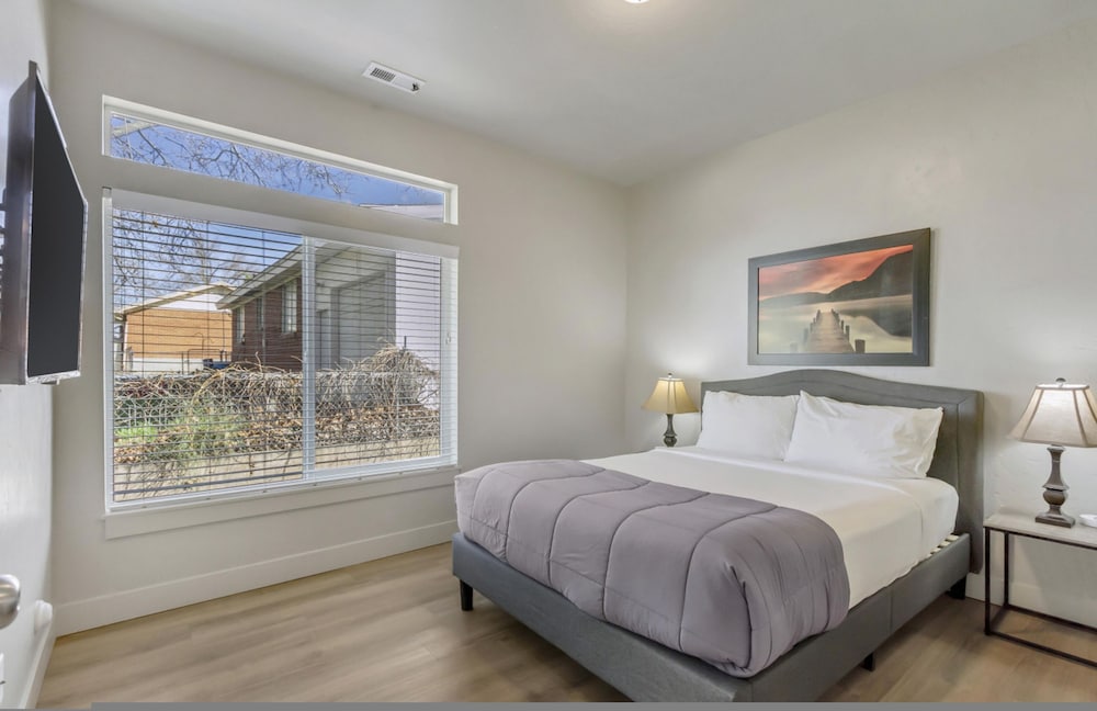 3 Bed 2 Bath King Beds With Smoker Grill