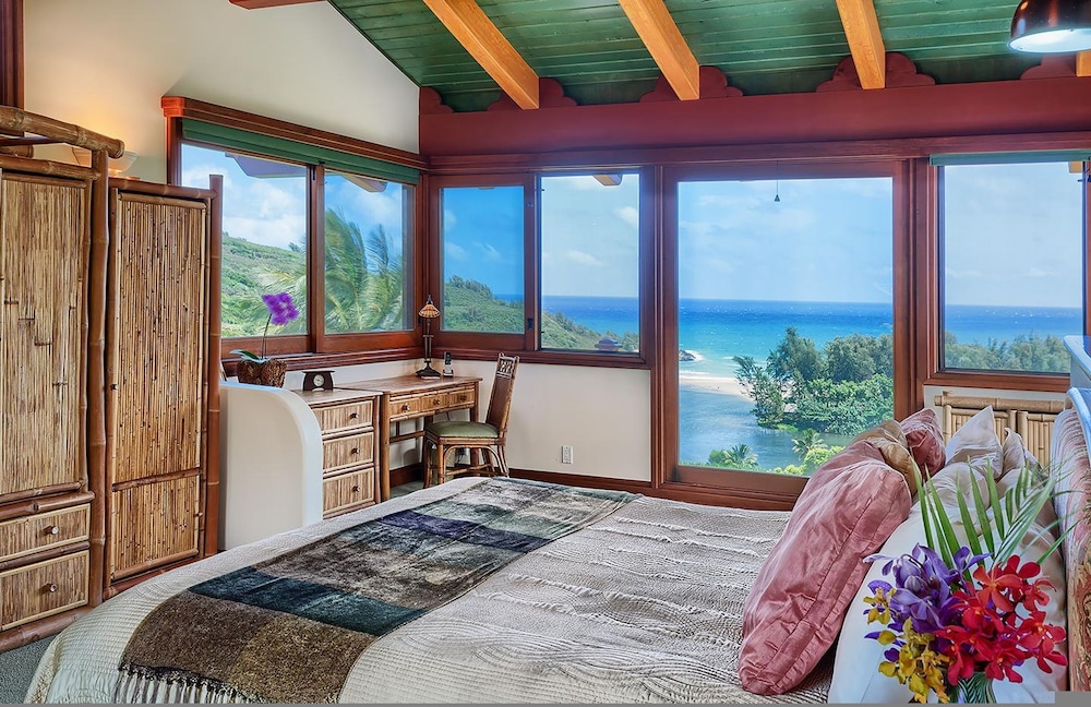 Sea Song in Kilauea With 4 Bedrooms and 4 Bathrooms