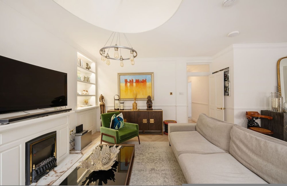 Luxury 3-bed Marylebone Home Security Elevator