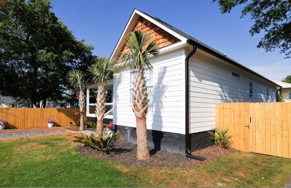 Silver Palms Cottage