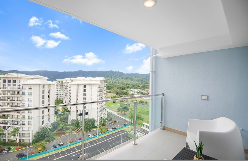 Upstay - NEW Build - Viva Jaco Condo w Epic Views
