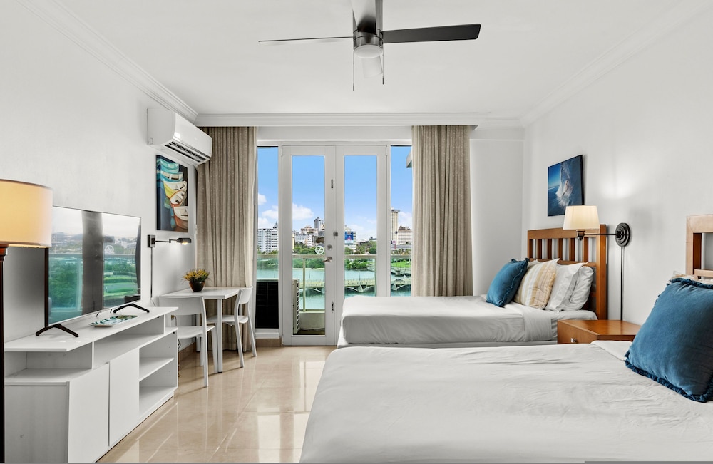 Lagoon821-bl in San Juan