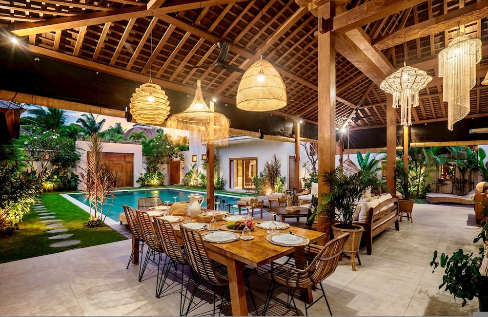 Villa Nabi by Alfred in Bali - New Family 5BR Villa Next to Seminyak Beach