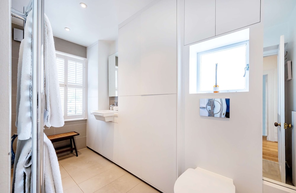 Highlife and Islington - by Out of Office Lifestyle