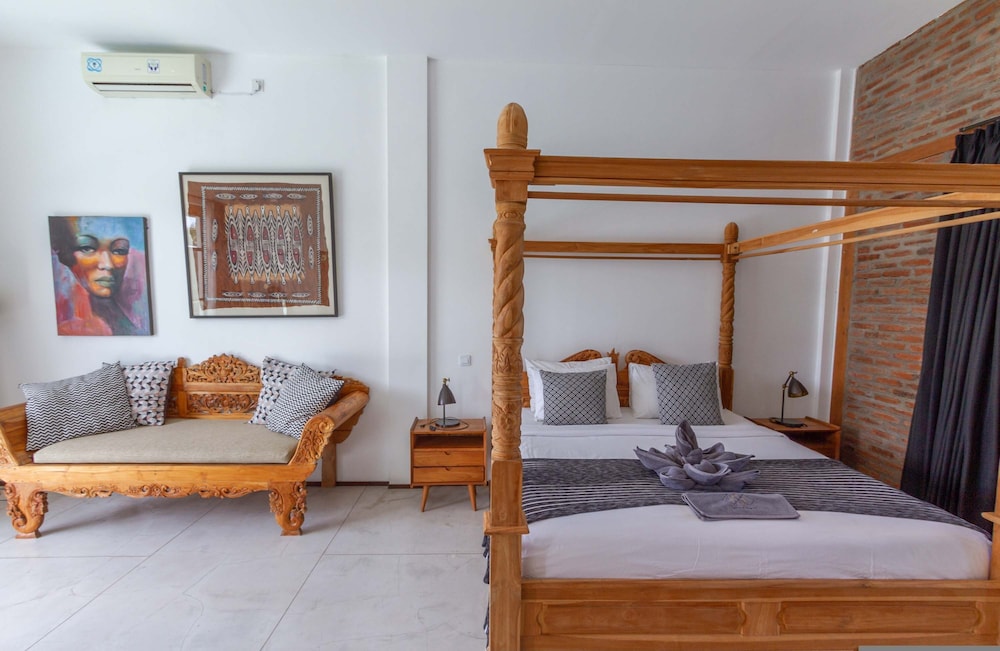Villa Maje by Alfred in Bali - Tropical 3BD Villa w Pool Near Batu Belig Beach