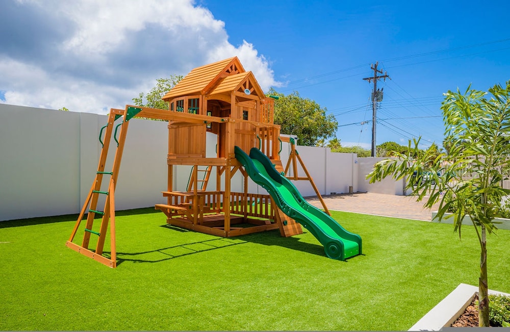 NEW 6BR Playground Private Pool Pro-bbq Palapa