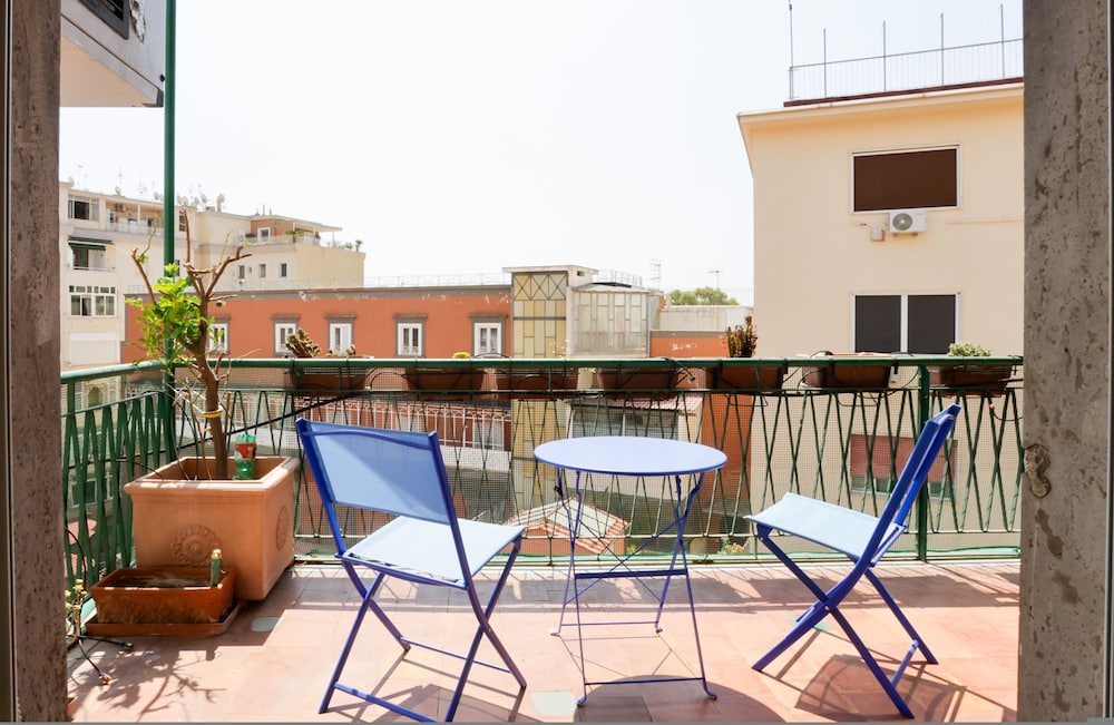 Riviera di Chiaia 207