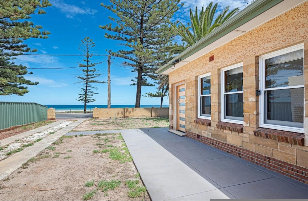 Serenity by the Sea in Largs North