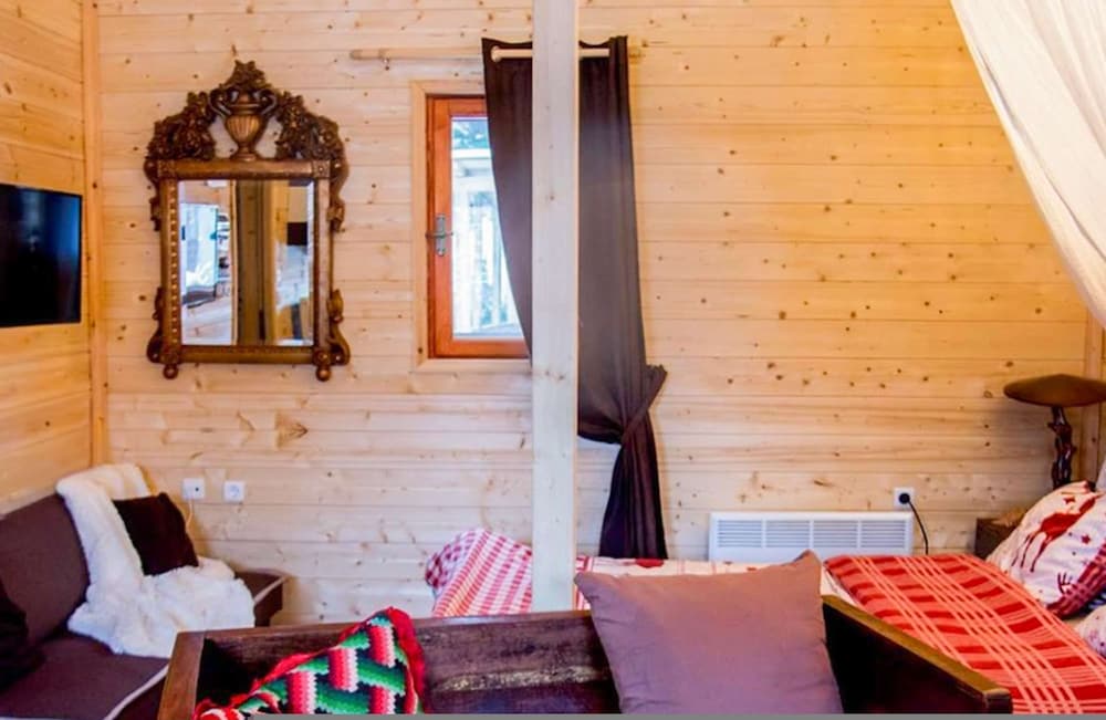 Kedra Village Chalet - Cozy Mountain Retreat