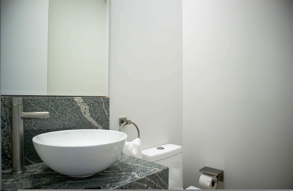 Beautiful 2BR With Fantastic Pool in Miraflores