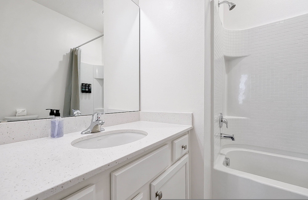 Luxury and Sophisticated 15 BR Ensuite