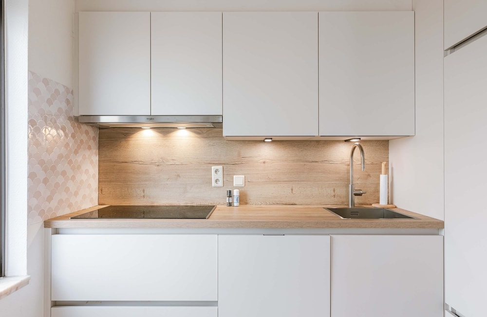 Hydro Palace - Stylish Charming Apartment With s