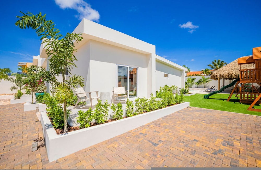 NEW 6BR Playground Private Pool Pro-bbq Palapa
