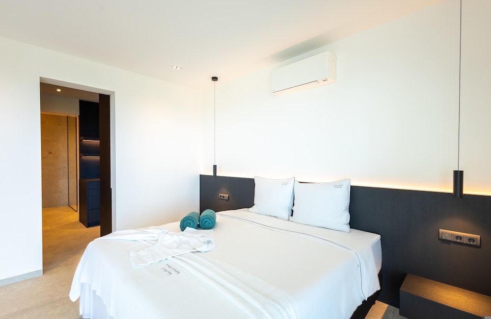 NEW The Cape at Blue Bay Golf Beach Resort