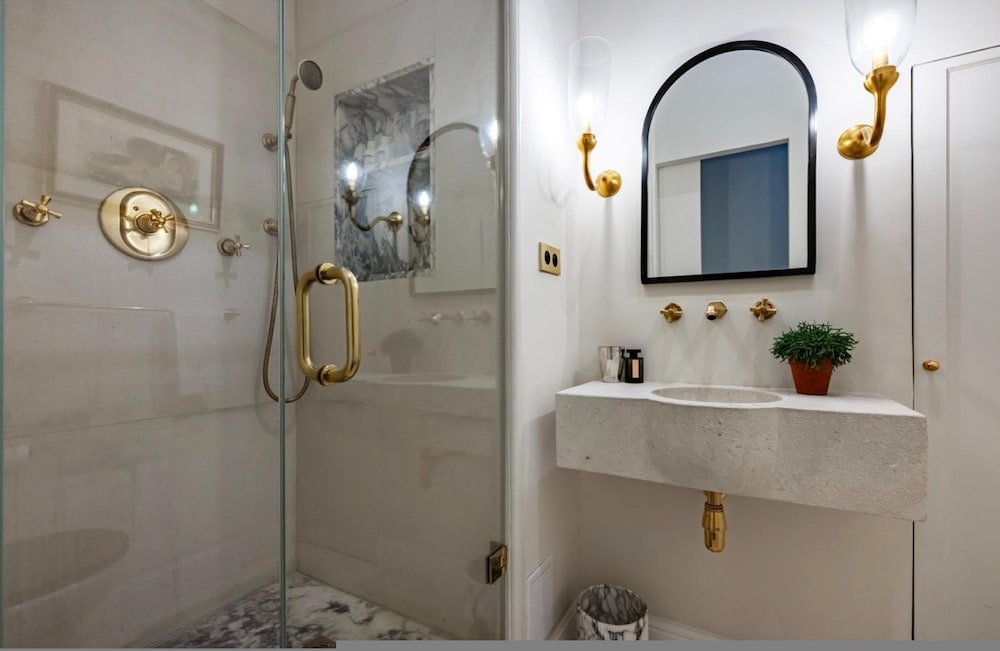 Luxury 3BR Flat Near the Champs Elys es