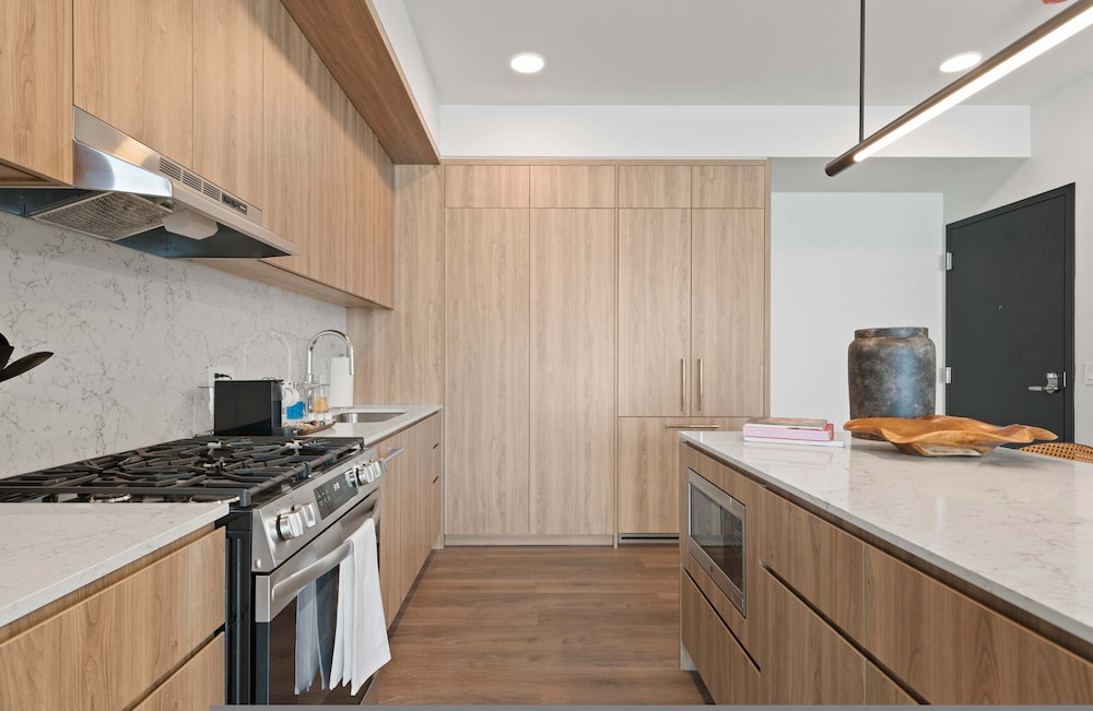 Luxe Apts Stunning Lake Views Resort Amenities