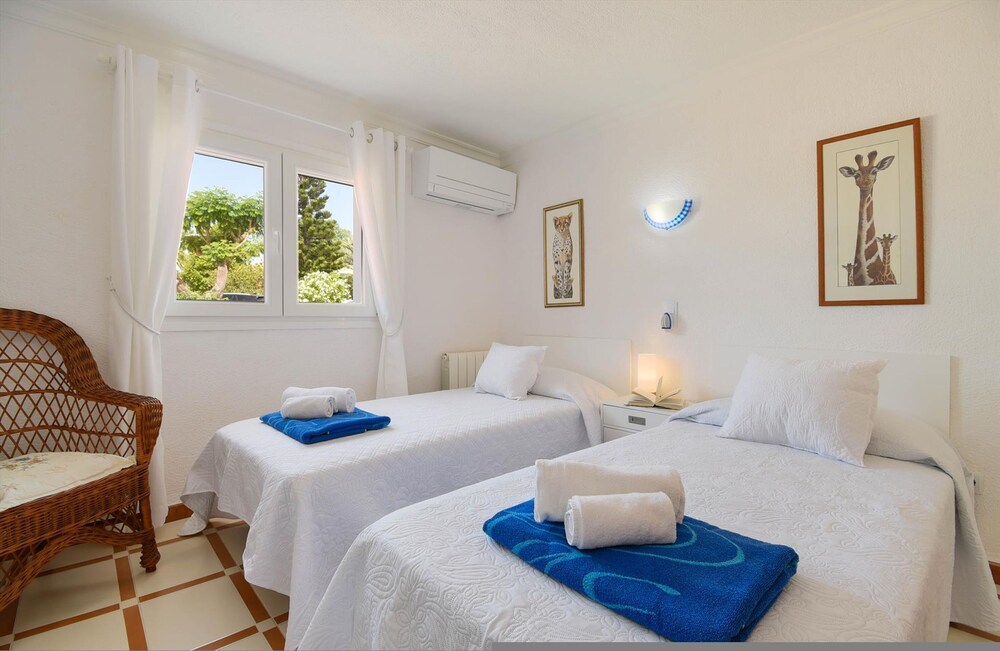 Arundel With 3 Bedrooms and 2 Bathrooms view 3