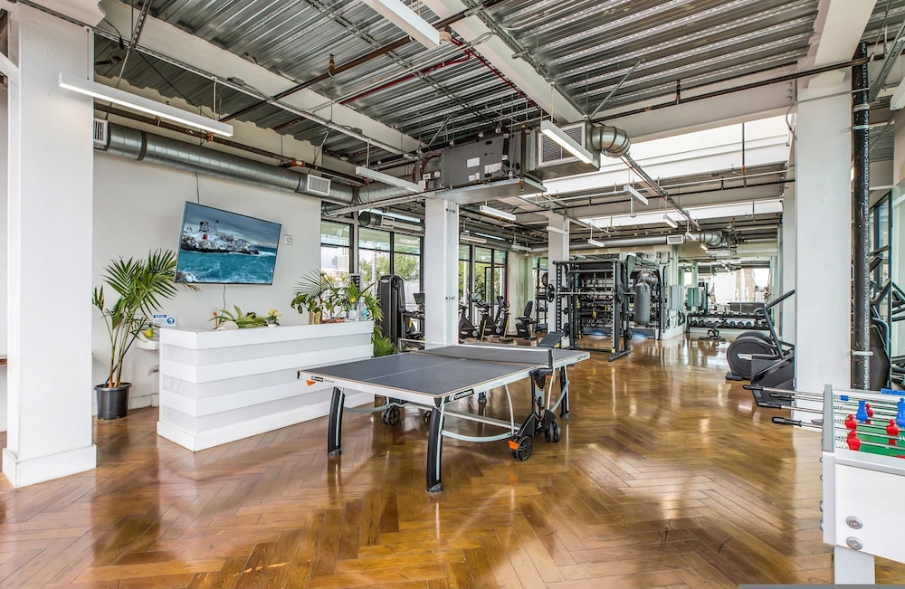 Stylish Deluxe 1BR At HWH by Oneluxstay