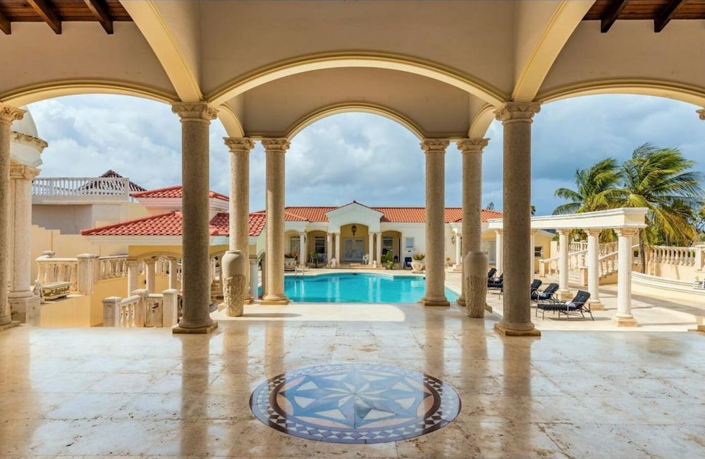 NEW Premium Luxury 2BR 3BA Pool House