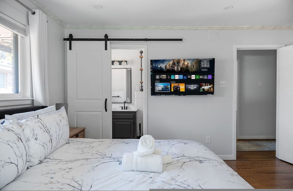 Play Stay Dallas Home w Gym Gameroom Wifi