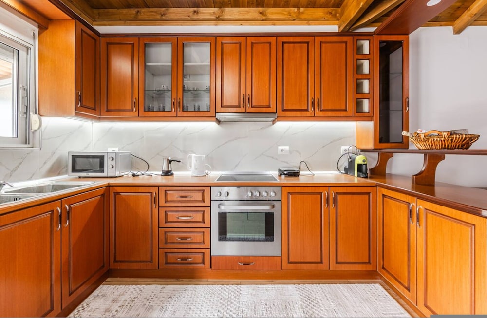 Hillside Apartment Gjirokast r