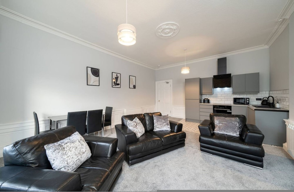Lochside Apartment C