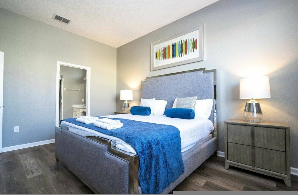Solterra 12bd 11 5bat Sleeps24 Disney Pool Spa