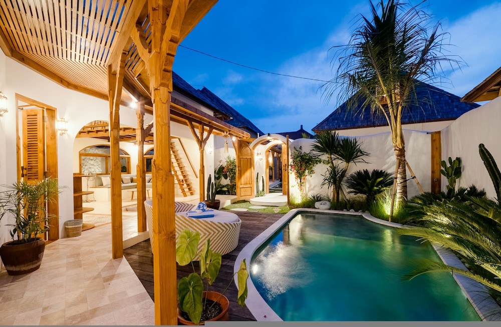 Villa Canggutopia 4 by Alfred in Bali - Relaxing 1BR Private Pool Villa 5min to Echo Beach
