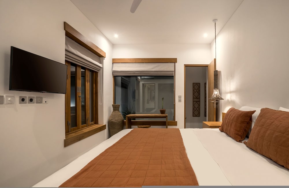 Villa Oasi 1 by Alfred in Bali - Brand New Tropical Luxury 3 BR Bingin Beach