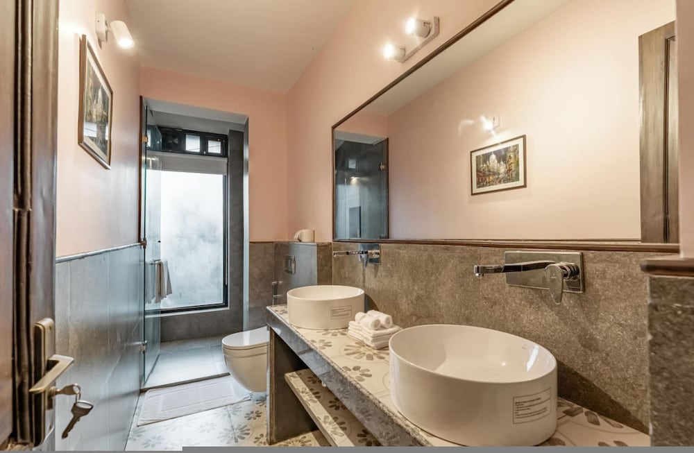 4BR w Pool in Morjim - Villa Corsa by Hireavilla