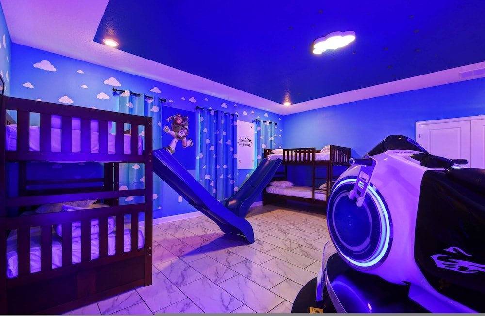 Gorgeous 9bedroom Home Private Pool Game Theater