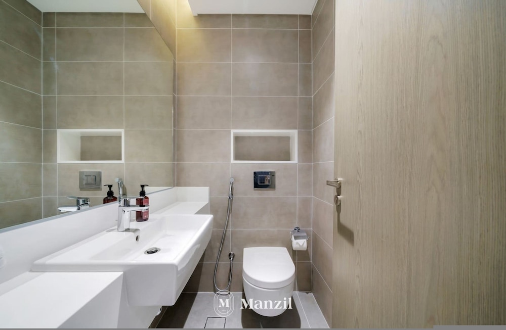 Manzil - 1BR District One Waterfront Living