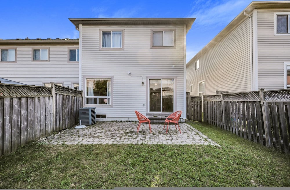 Spacious Whitby Haven 3BR Home Parking