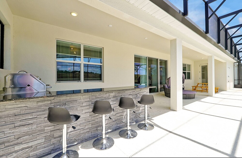 Luxury and Sophisticated 15 BR Ensuite