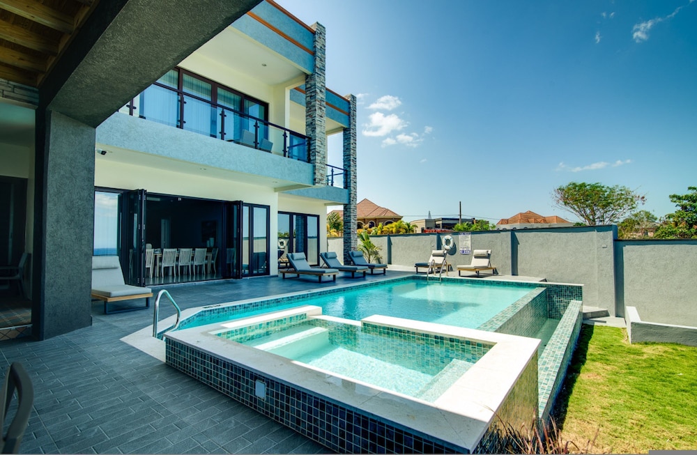 Luxury Oceanfront Villa Fully Staffed Pool Jacuzzi Movie Theatre