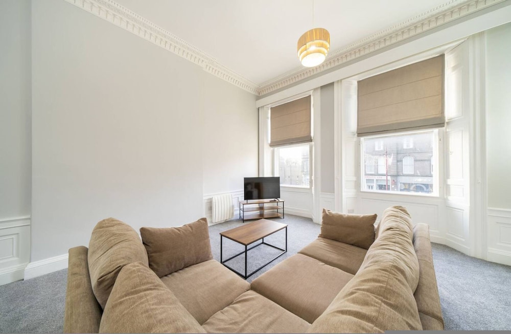 Lochside Apartment B