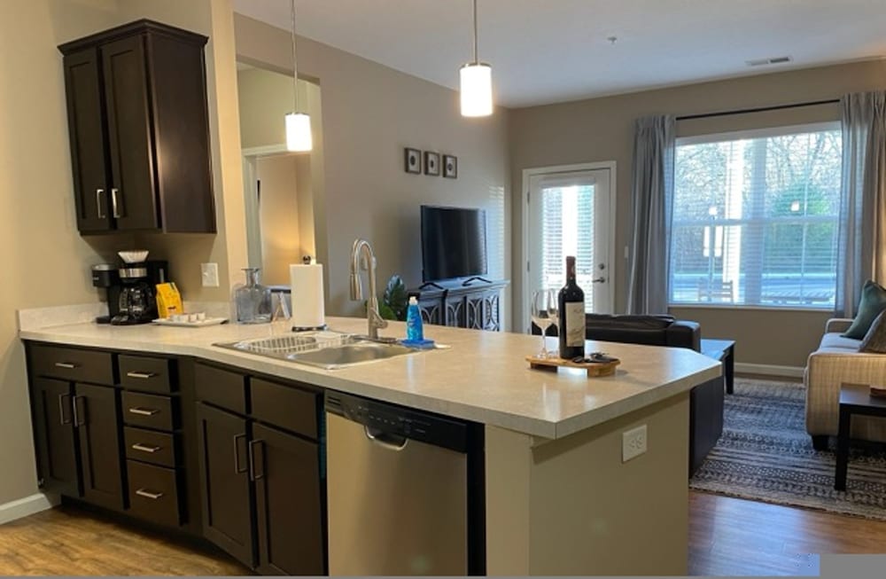 Executive 1st Floor 2BR Dublin Area W D Gym