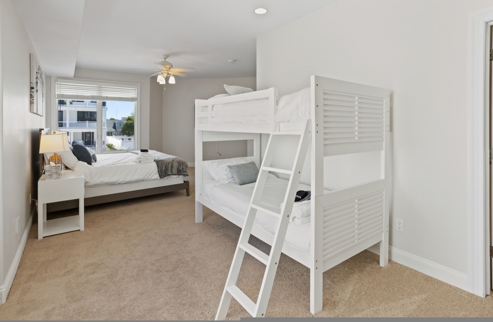 Heated Pool Hot Tub 5BR Game Room Elevator Cabana